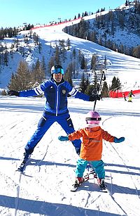 Lezione di sci per bambini a Folgarida