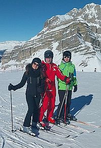 Famiglia sulle piste del Grostè